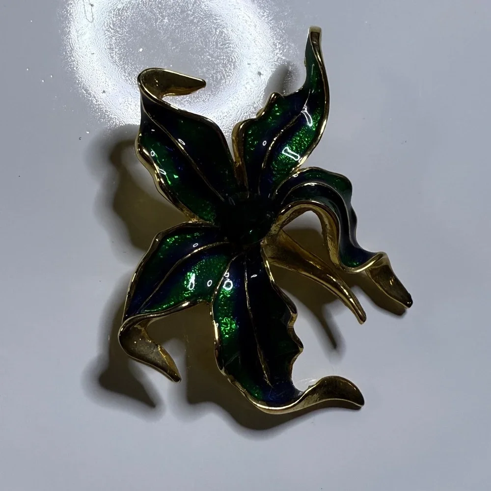 N/A elegant flower